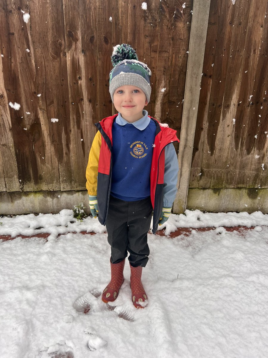 miriam490's tweet photo. Wearing his wellies to school to support our farmers 🚜🌨️ #supportourfarmers #NoFarmerNoFood https://t.co/8riMooAP1P