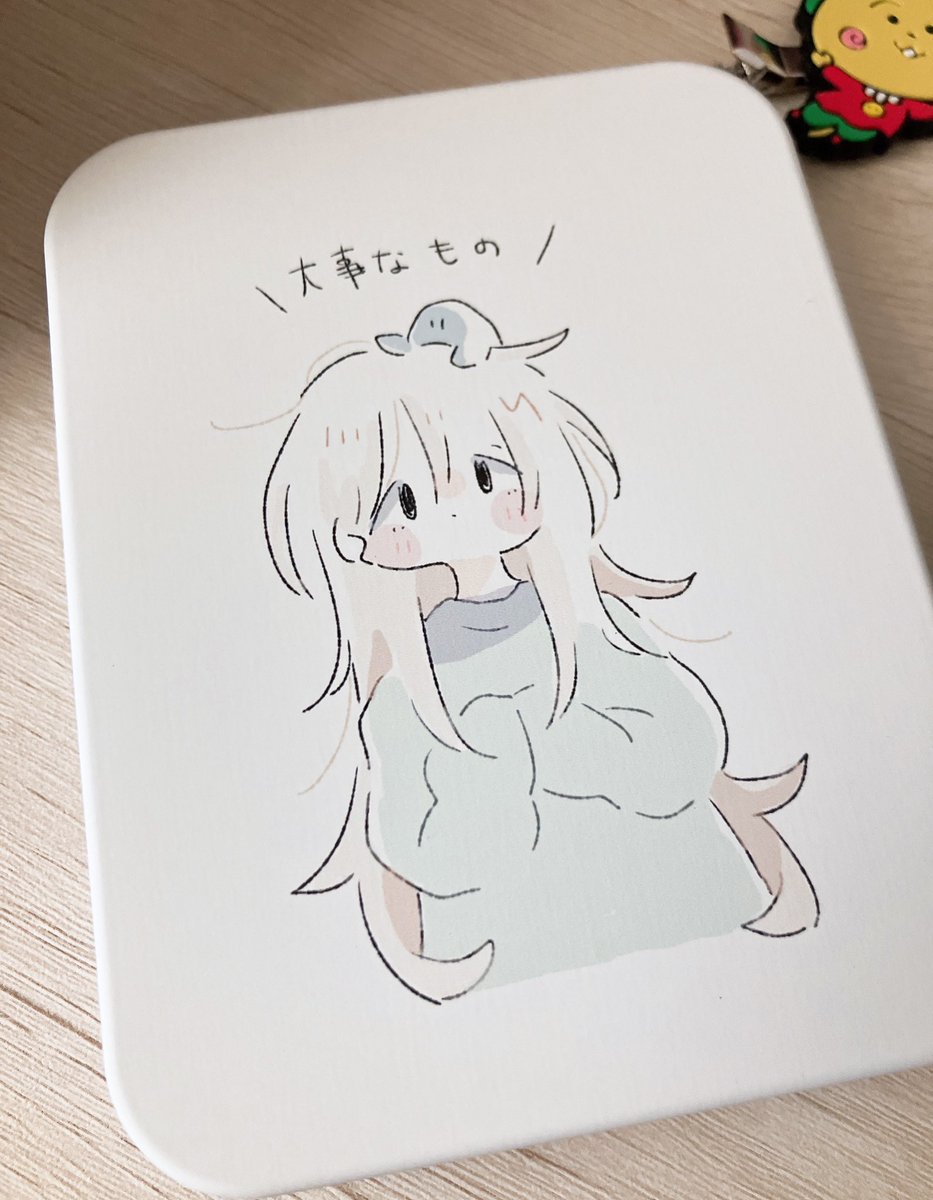 スズリでフラット缶作らせてもらいました!可愛い〜🥰

質感マットで手触りいい✨

https://t.co/wK6egBHc95 