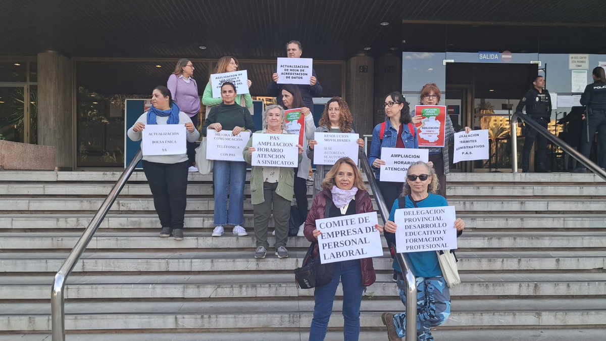 El Comité de Empresa del Personal Laboral de los centros educativos de <a href="/AndaluciaJunta/">Junta de Andalucía</a>, se concentró ayer a las puertas de <a href="/educacionmlg/">Desarrollo Educativo Málaga</a> para denunciar la falta de respuesta a las demandas de los/as trabajadores/as y la actitud antisindical de sus responsables
<a href="/Miguel_Briones_/">Miguel Briones</a>