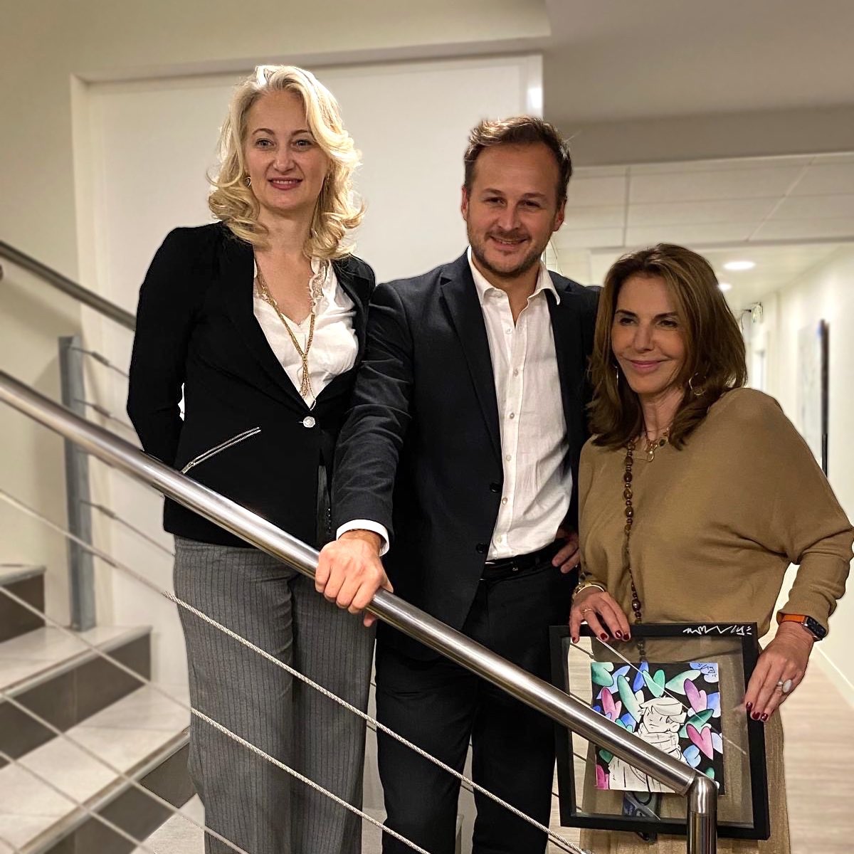 Merci à <a href="/emulon/">Mulon Elodie</a> pour l’invitation à la rencontre du Barreau Famille hier soir avec <a href="/SimonDuboi/">Simon Dubois</a> . Un moment d’échanges inspirants avec des pros passionnés du droit de la famille. Toujours enrichissant de partager autour de ces sujets essentiels ! 🙏 #DroitDeLaFamille