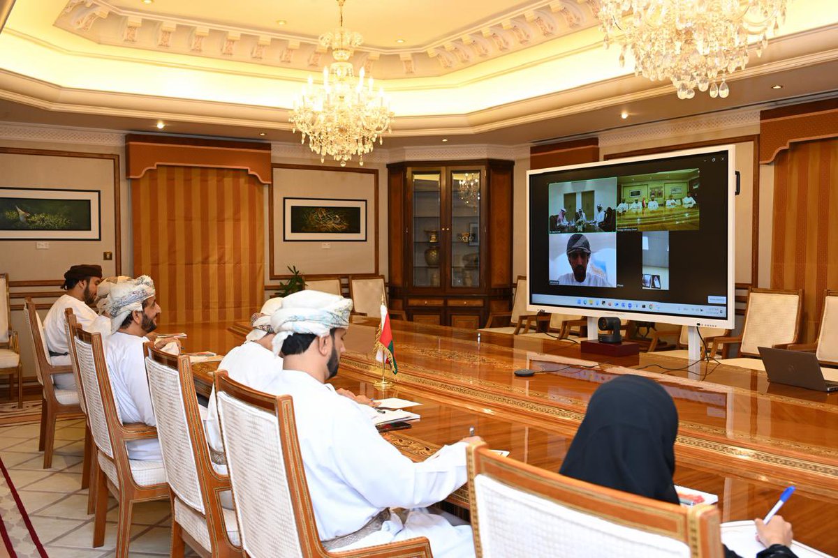 FMofOman's tweet photo. انعقد الاجتماع الثاني للجنة التنسيق السياسي والدبلوماسي المنبثقة عن مجلس التنسيق العماني السعودي عبر الاتصال المرئي برئاسة سعادة الشيخ @KhalifaAlharthy وكيل وزارة الخارجية للشؤون السياسية عن الجانب العماني، وسعادة الدكتور سعود بن محمد الساطي https://t.co/PYAVYBnRHz