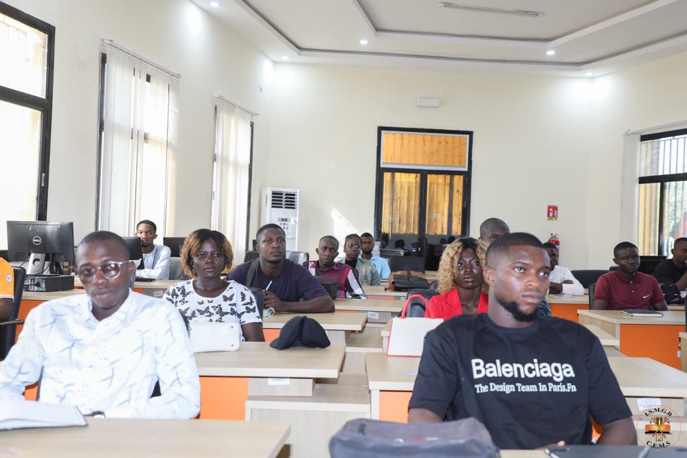 Dans le cadre du partenariat entre l'ISMGB et Orange Digital Center, le Directeur Général, 𝐃𝐫 𝐃𝐚𝐨𝐮𝐝𝐚 𝐊𝐞𝐢̈𝐭𝐚, a procédé ce lundi 18 novembre 2024 au lancement des activités du Club ODC de l'Institut, à travers une formation en Géologie des Réservoirs.