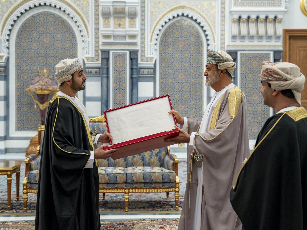 bint89Qaboos's tweet photo. #العيد_الوطني_٥٤_المجيد

بكم نفتخر 😍 https://t.co/XYYYAk4DU6