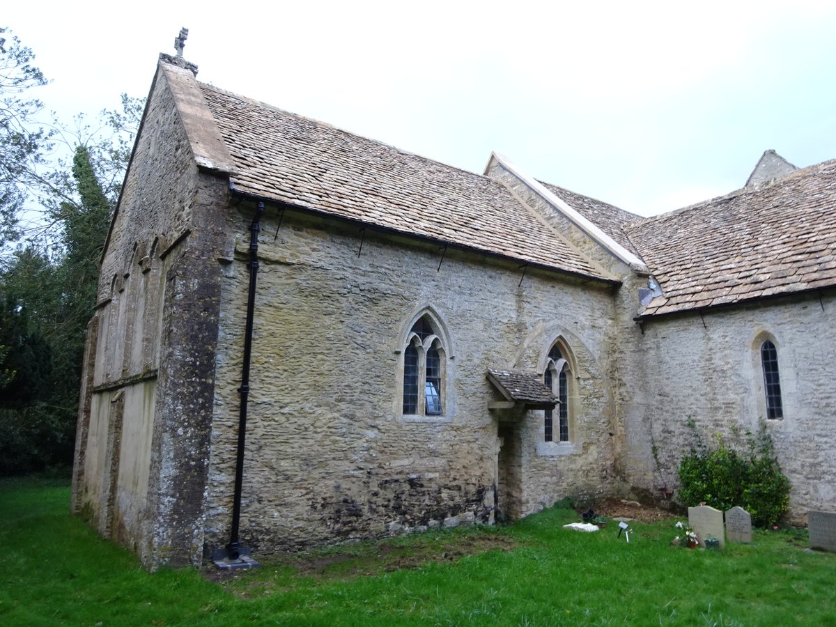 ✧Lets look at another project which recently reached practical completion at St Andrew's Church, Eastleach.

✧The project included roof repairs and improving the drainage works. I would say the end result looks great!

#conservation #charteredbuildingsurveyor #historicbuilding