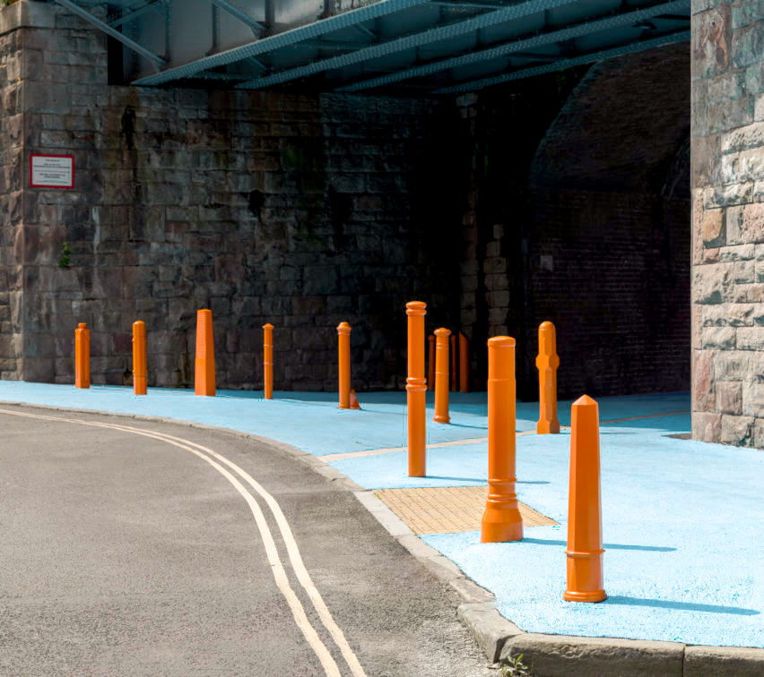 Our range of vibrantly orange bollards enhance children's safety at the new pedestrianised area in Frog Marsh, Bristol. 
From November 17th to 23rd, Brake cares for road victims and campaigns for safe roads for everyone.
ow.ly/vSRv50U9NEw
#RoadSafetyWeek #Broxap