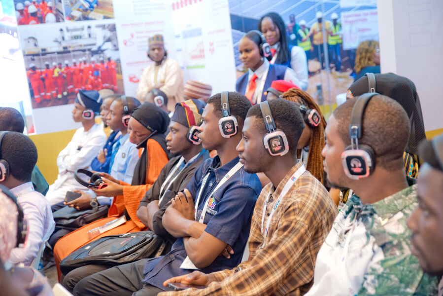 Shell_Nigeria's tweet image. The #ShellBooth at #NAPE2024 

Personal Branding Master Class:
💼Planning your #career,
🛍️Think of yourself as a product...

#ImpactingLives 
#PoweringProgress 

@NAPENigeria