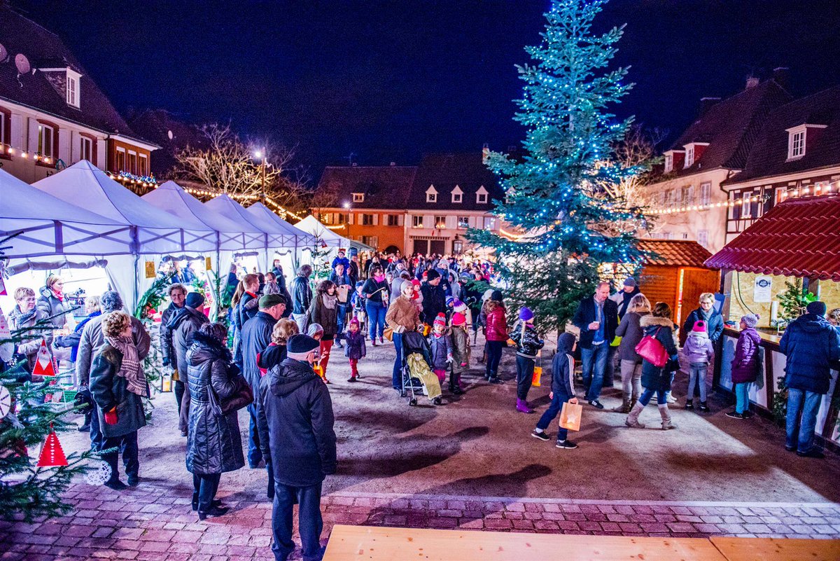 visitKB's tweet image. Début des festivités de #Noël ce week-end, avec les Lumières de l'Avent à Ammerschwihr : marché de Noël, balade aux lanternes, visite du St Nicolas, et plein d'autres surprises vous attendent ! bit.ly/lumieres-Avent @TopmusicAlsace @Europe2Stras @bleualsace #visitKB