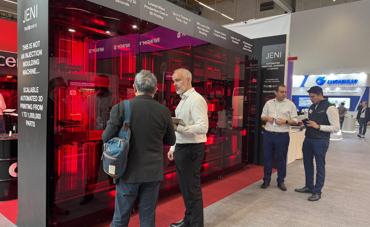 JENI is scalable automated manufacturing which will #3Dprint, wash, rinse and cure parts quickly and at a low cost. 

Able to output a full platform of parts every 20 seconds.

Find out more about JENI in hall 12.1, booth C41 at @formnext_expo or visit photocentricgroup.com/jeni/