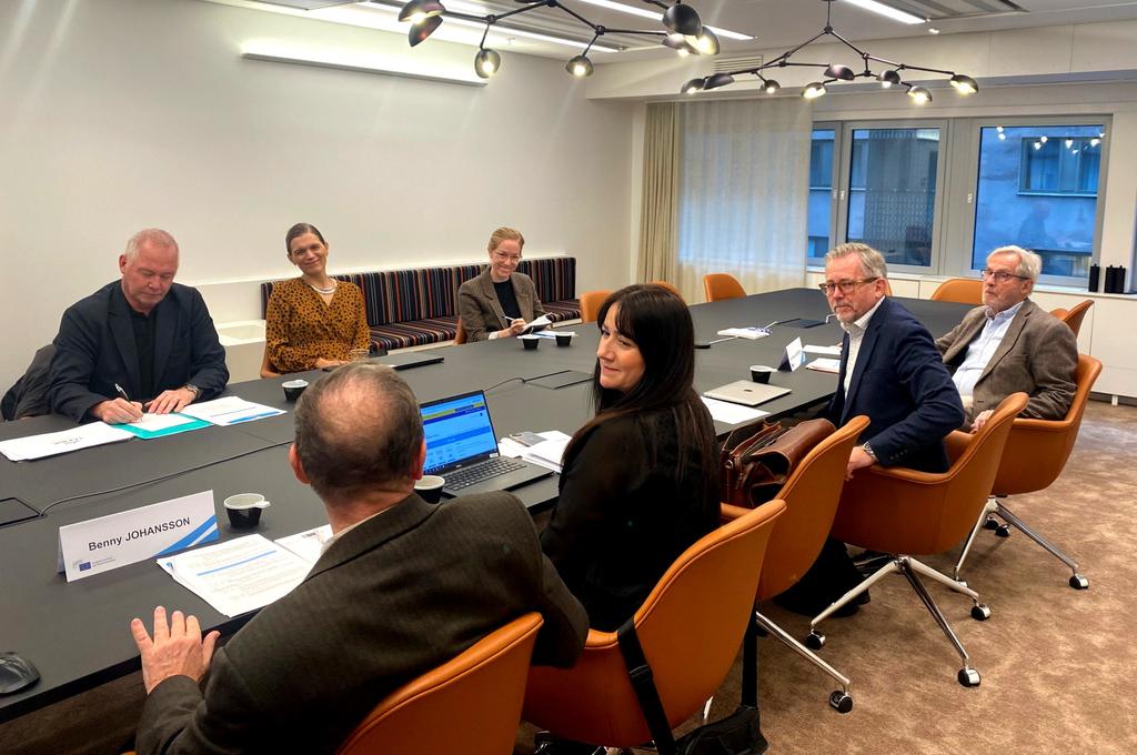 Christian Ardhe (@christianardhe) on Twitter photo Two days in Stockholm with a delegation from <a href="/EU_EESC/">European Economic and Social Committee</a> to learn more about labour market practicies and policies in Sweden. Today we had an interesting dialogue with <a href="/byggforetagen/">Byggföretagen</a> <a href="/Industriarb/">Industriarbetsgivarna</a> and <a href="/svenaringsliv/">Svenskt Näringsliv</a> on improving skills supply, matching and mobility. Two days in Stockholm with a delegation from <a href="/EU_EESC/">European Economic and Social Committee</a> to learn more about labour market practicies and policies in Sweden. Today we had an interesting dialogue with <a href="/byggforetagen/">Byggföretagen</a> <a href="/Industriarb/">Industriarbetsgivarna</a> and <a href="/svenaringsliv/">Svenskt Näringsliv</a> on improving skills supply, matching and mobility.