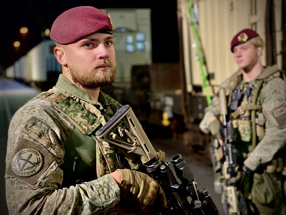 Nederland heeft als poort naar Europa voor de NAVO een belangrijke rol op het gebied van militaire verplaatsingen. Bij een mogelijk grootschalig conflict waar de NAVO onderdeel van is, moeten overzeese bondgenoten zich snel naar het vasteland van Europa kunnen verplaatsen. 1/2