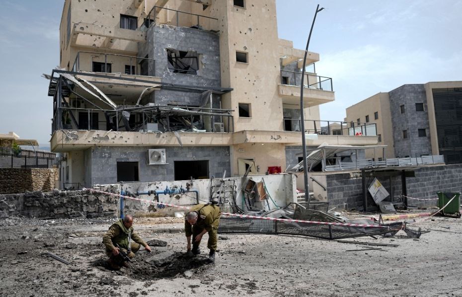 İsrail merkezli Ynet:

💢 Kuzeydeki Kiryat Şimona kenti, uzun süredir yeniden inşa edilmeyi bekliyor. 

💢 Hizbullah füzeleri sonucu uğradığı yıkım nedeniyle kentin yeniden inşa edilmesi gerekiyor.
