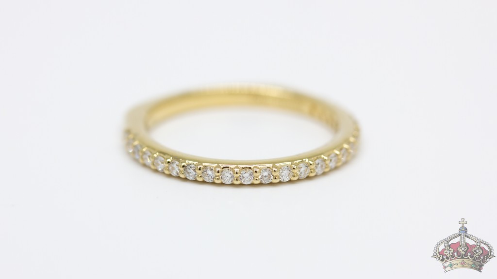 royaldiadem's tweet photo. Having a personalized engraving on your wedding ring adds an extra touch of significance to its already precious nature.
#shesaidyes #weddings #finejewelry #diamonds #ring #wedding #married https://t.co/YpQ0xdrqow