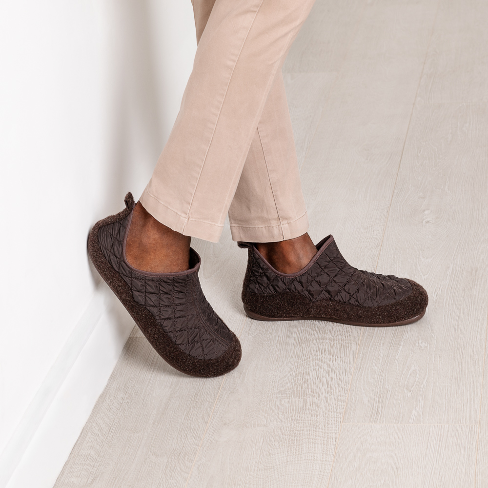 Don’t Miss the Deals! 🛒 Black Friday is near, and SnugToes has BIG savings coming your way. ✨ Now accepting European payments! ✨ SnugToes is here to keep Europe cozy this Black Friday. Stay tuned for cozy vibes and even cozier prices. #BlackFridayCountdown