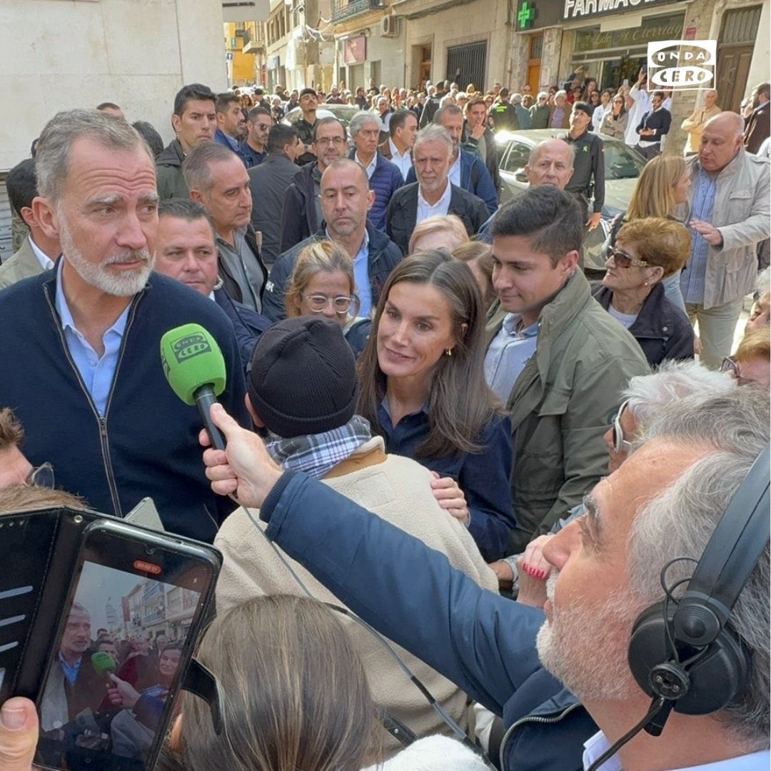 infiltradoxxxc's tweet photo. La jugada del Rey para demostrar que los insultos eran a Sánchez ha sido perfecta https://t.co/QRigb6MNdK