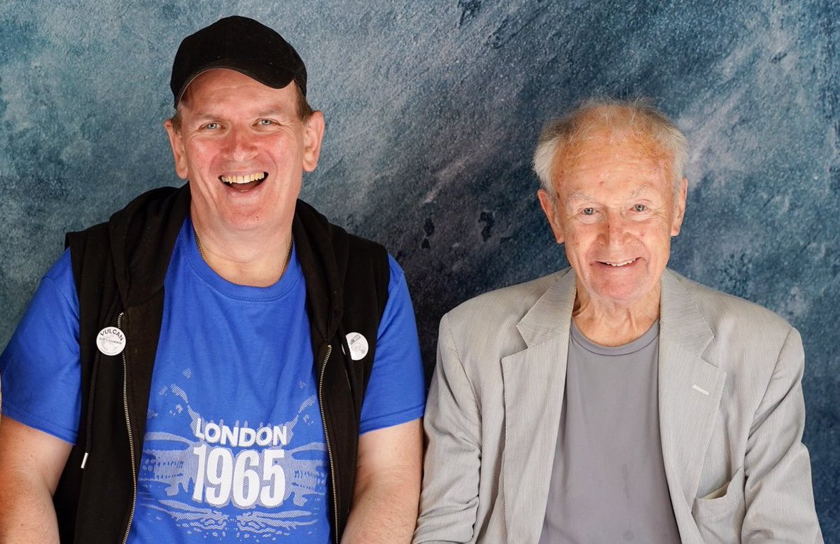 TimeLordDrew61's tweet image. Remembering the wonderful William Russell today on what would have been his 100th Birthday. An incredible actor and a true gentleman. Always a joy to meet.#WilliamRussell #DoctorWho