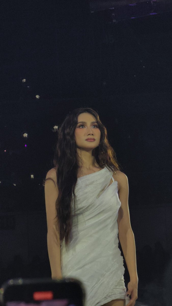 luvforsheena's tweet photo. ethereal beauty 🥺

GRAND BINIVERSE DAY 3

#BINIRocksAtBigDome
#GrandBINIverse @BINI_ph https://t.co/r2xme2IYOk