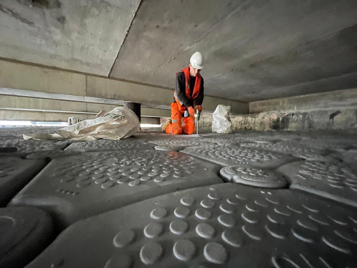 floatingpontoon's tweet photo. We've been busy installing a working platform ahead of concrete repairs in Seaforth Docks in Liverpool over the past week. The pontoon will be used by concrete repair teams to undetake works under the hard. 

#pontoon #concreterepairs #workonwater #civils #peelports #hiab https://t.co/DwzwYKMMc5