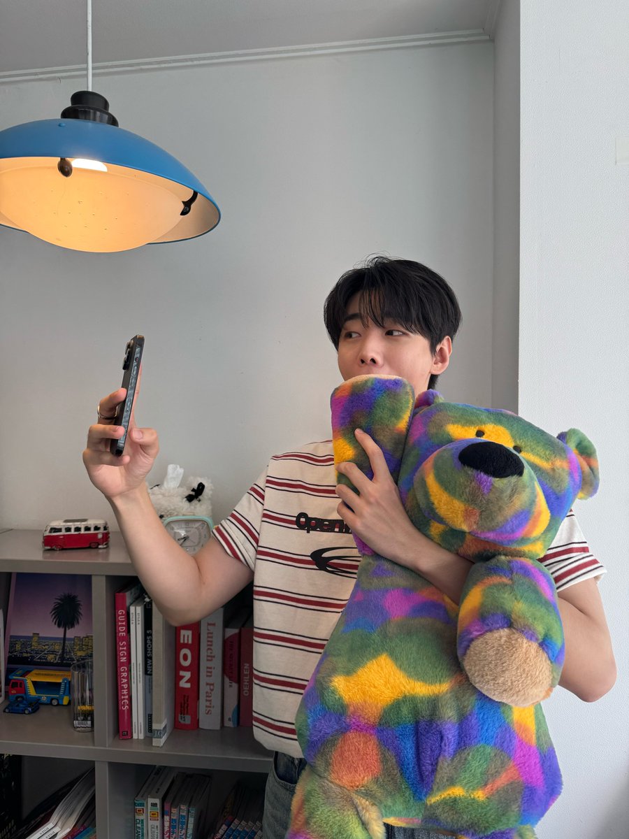 가만히팔을내어주는곰