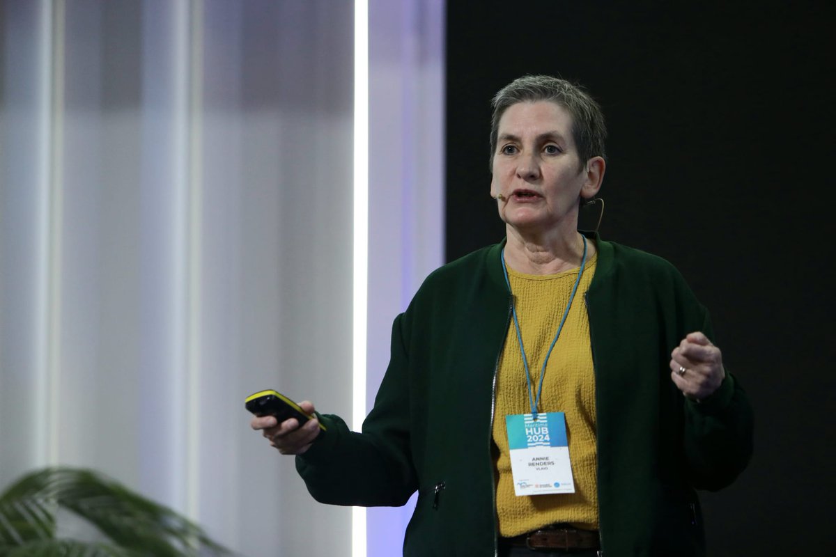 BlueNetCat-Xarxa Marítima de Catalunya (@bluenetcat) on Twitter photo 🌍Annie Renders, head of Clusterpolicy at VLAIO, <a href="/vlaamseoverheid/">Vlaamse overheid</a>, highlights the importance of clusters in Flanders' innovation system. Their mission? To connect companies & research institutes, fostering competitiveness & international collaboration
#BlueEconomy #BlueCluster 🌍Annie Renders, head of Clusterpolicy at VLAIO, <a href="/vlaamseoverheid/">Vlaamse overheid</a>, highlights the importance of clusters in Flanders' innovation system. Their mission? To connect companies & research institutes, fostering competitiveness & international collaboration
#BlueEconomy #BlueCluster