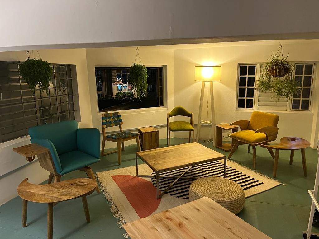 UnityMakers's tweet photo. We had multiple exhibitions with different themes and a few remaining pieces. A favourite client picked up all the differently themed pieces and we weren't sure how they'd look in one place. However, after seeing this photo, he's definitely onto something! 

.
#MangoWood https://t.co/I6HvMkjmyz