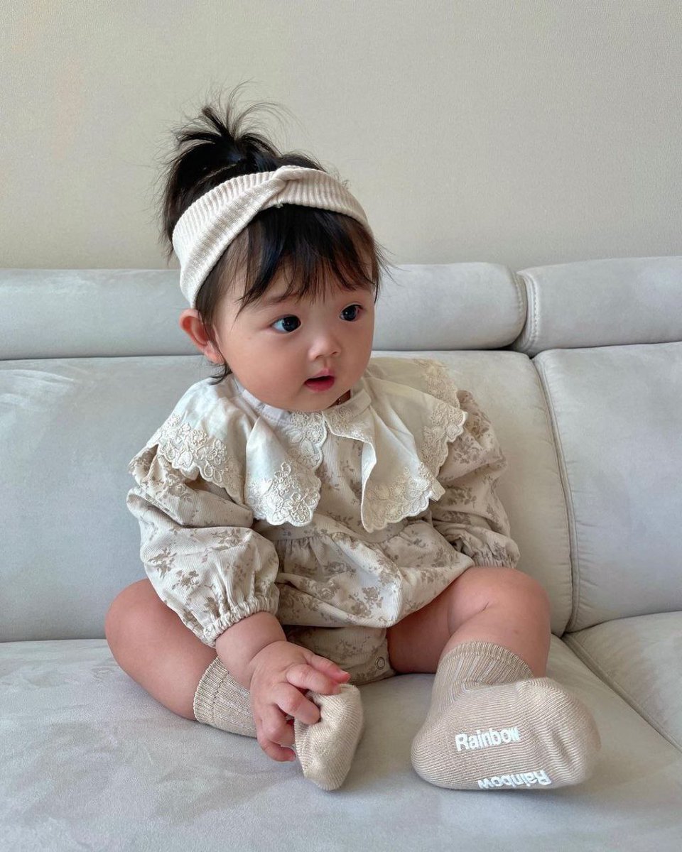 yeomcjun's tweet photo. D+1 Yosiana's 1st Birthday 🎂

Kostum menghadiri ulang tahun anak sendiri 😭 kerjaan dedek nih request beginian :' yang penting bocahnya happy deh
t. @jaemieyn https://t.co/tNJ7blRXC5