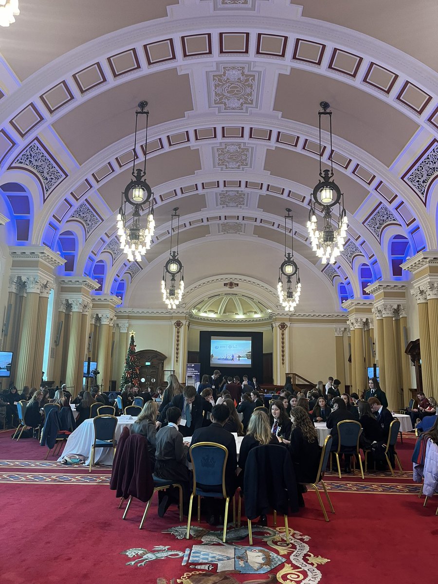 DrAmandaSlevin's tweet photo. #WorldClimateSimulation off to a great start!
Over 100 2nd level students from 40+ schools joining together with @BritishCouncil @BCouncil_NI @pfdoran & I to explore #GlobalClimatePolicy #ClimateAction in @belfastcc #BelfastCityHall
Students see similar challenges to #COP29 https://t.co/wP8wgokcpv