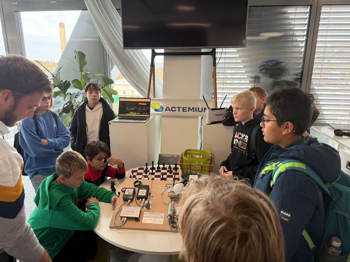 Am 14.11.2024 fand der Nationale Zukunftstag bei <a href="/uptownBasel/">uptownBasel</a> statt. 🌟 Jugendliche erhielten spannende Einblicke in die Berufswelt und konnten neue Perspektiven für ihre Zukunft gewinnen🚀 Danke an alle Beteiligten für einen inspirierenden Tag! <a href="/Zukunftstag/">Zukunftstag</a>