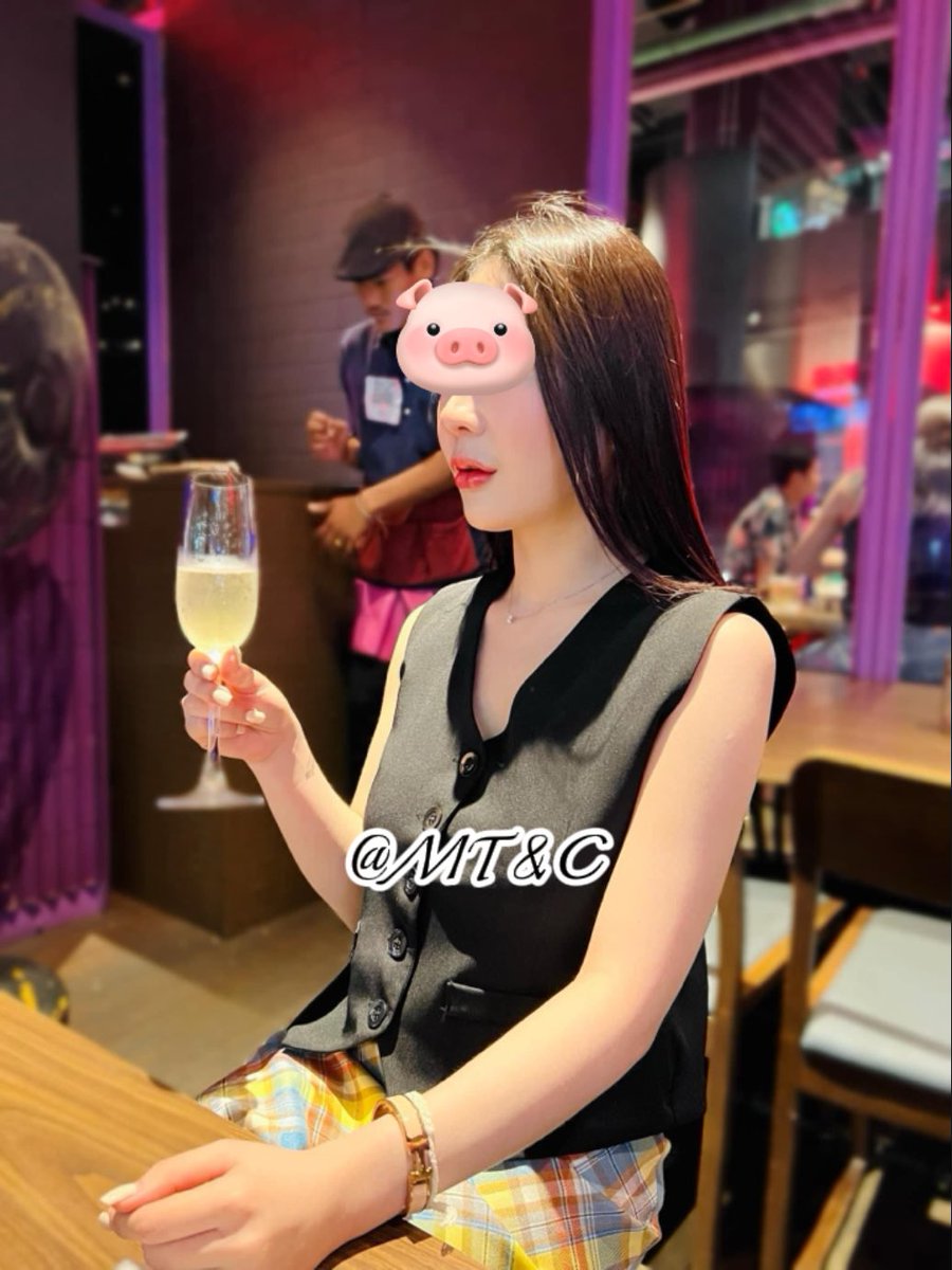 ใกล้ออกไปซ่าได้แล้วค่ะ หลังจากพักรักษาตัวนาน🍺
#ดื่ม #ปาร์ตี้ #คู่ทัก🎉