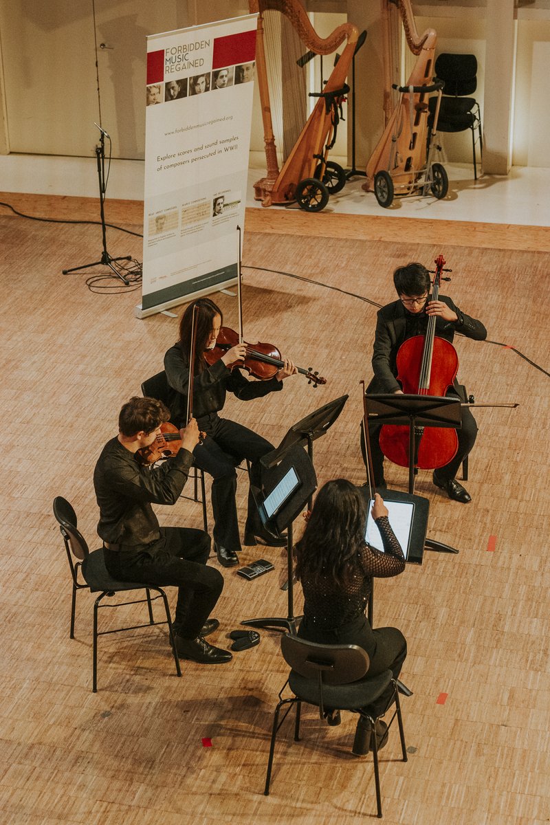 Kom 30 november naar @consamsterdam voor de lancering met live muziek van 25 nieuwe edities van muziek van vervolgde componisten in de #tweedewereldoorlog. Info: nederlandsmuziekinstituut.nl/actueel/nieuws…  Samenwerking van @nedmuz <a href="/LeoSmitSticht/">LeoSmitStichting</a> en @donemusNL en <a href="/Symphonova/">Symphonova</a> [foto Jaap Kroon]