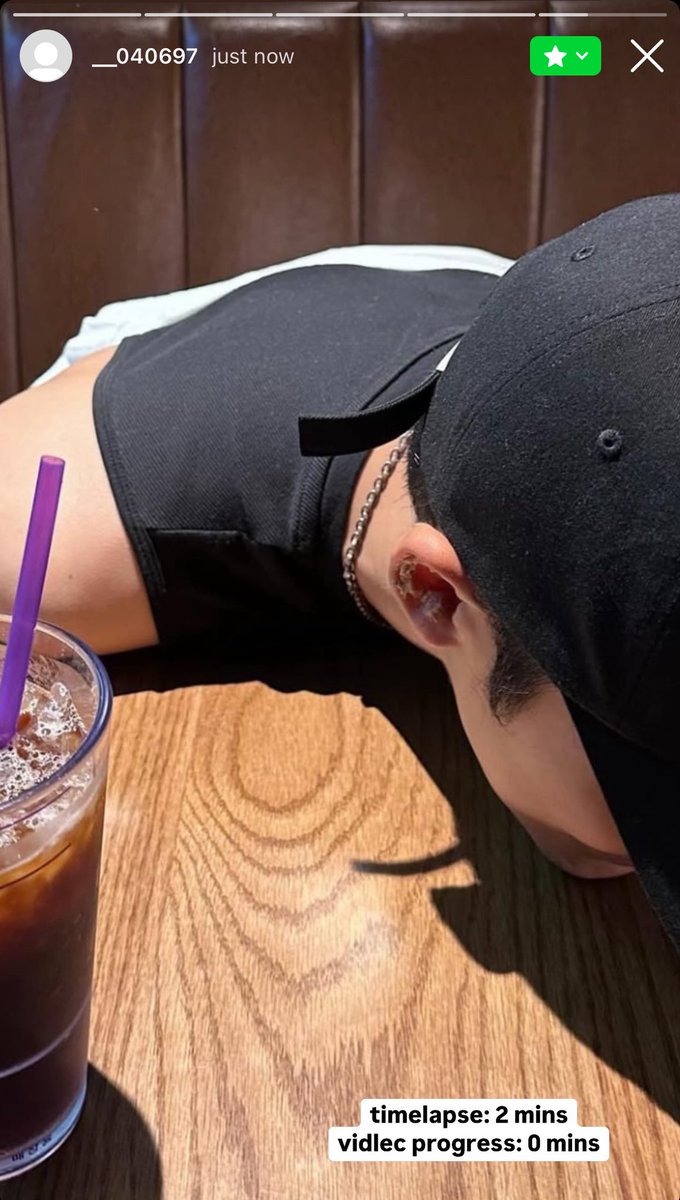 ahlovecheolie's tweet photo. 21. https://t.co/AEIRVjGNbQ