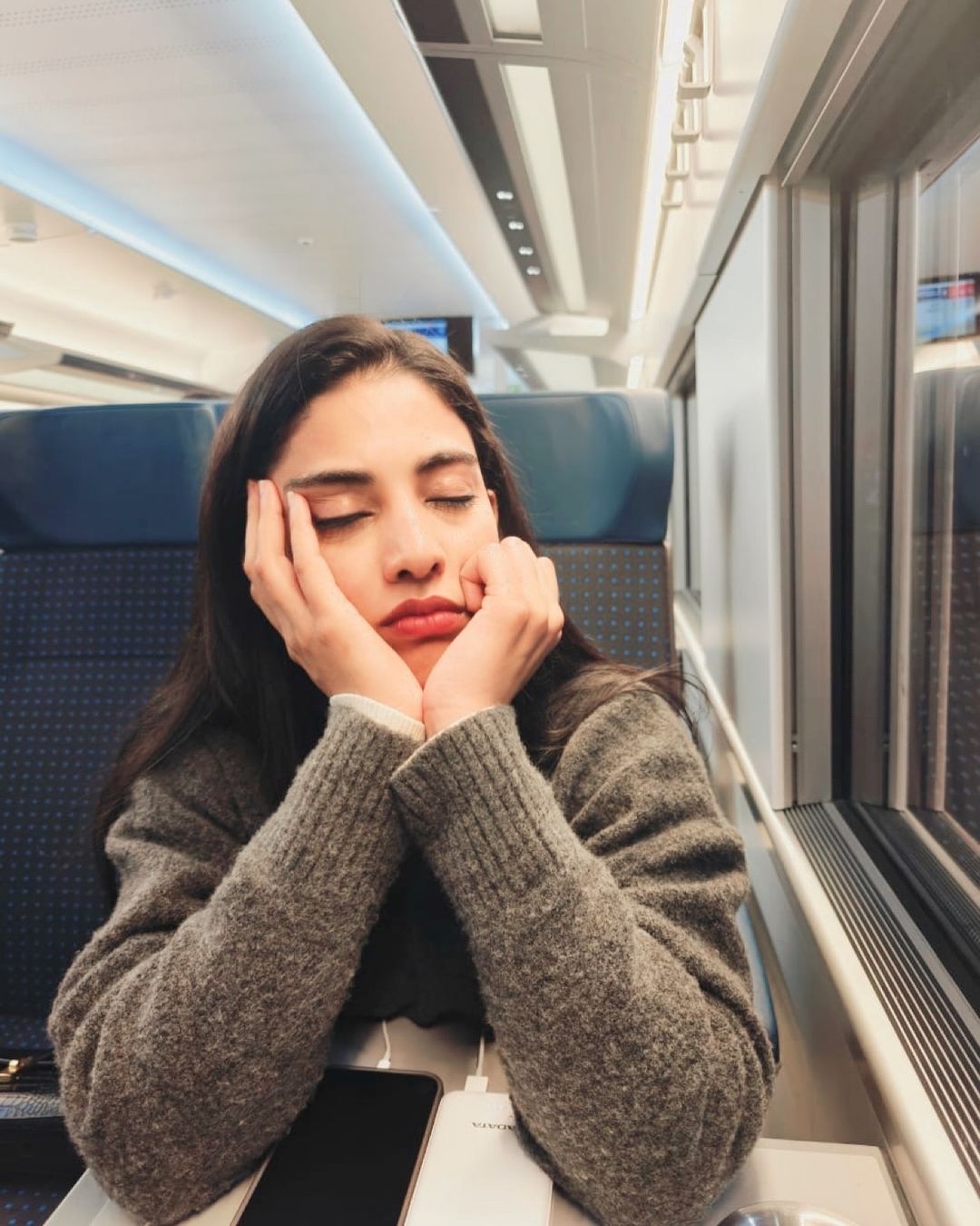 Gcvs4mTWwAAjG12?format=jpg&name=large