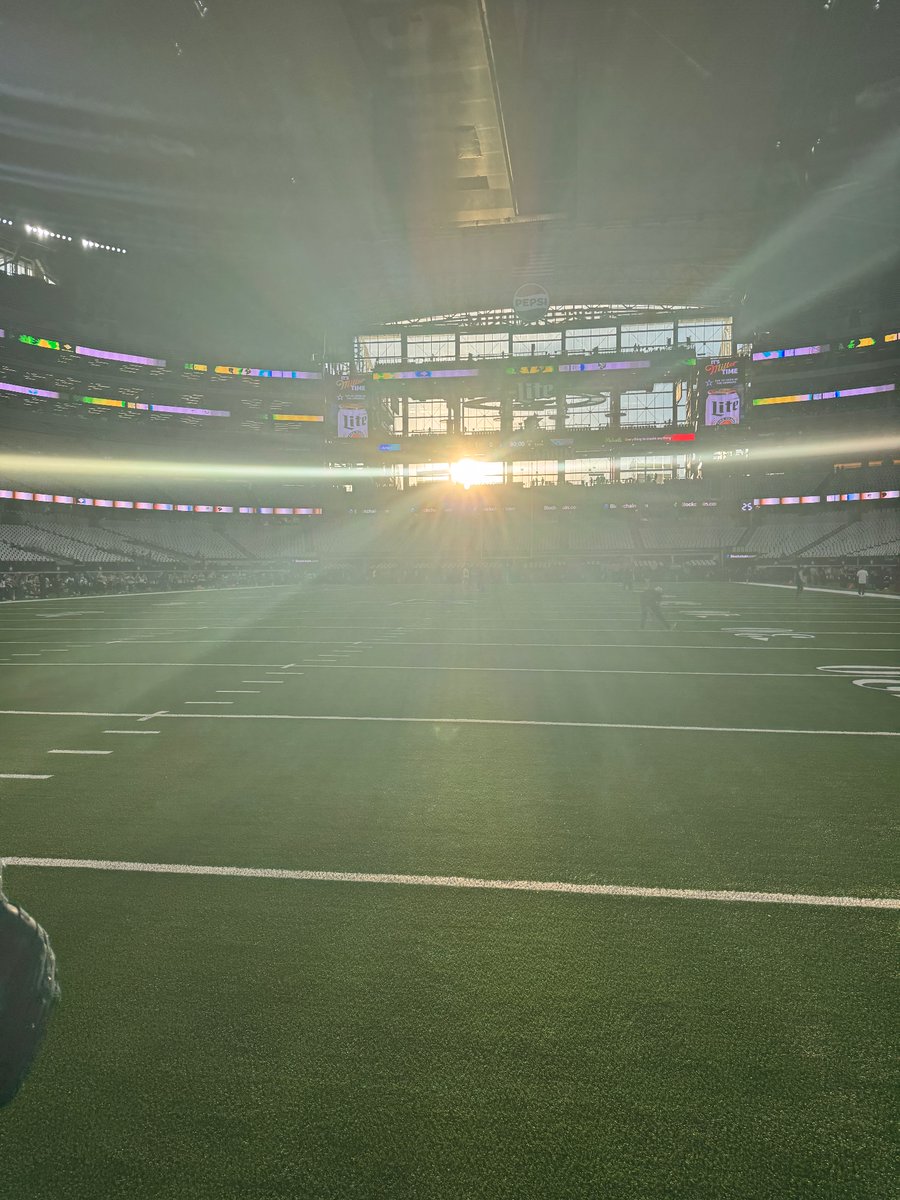GeorgeDunham's tweet photo. 4:45pm yesterday at The Stajum. Thanksgiving should be fun https://t.co/sB8kxRROF1