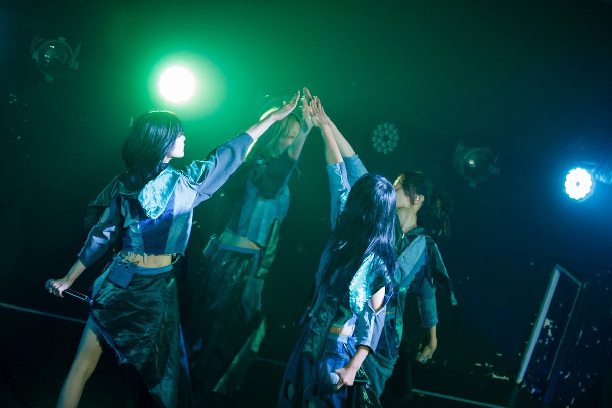 ExWHYZ_official's tweet photo. 2024.11.19
ExWHYZ YouTube Live
@WOMB_Tokyo

Photo by sotobayashi kenta @gairin

#ExWHYZ_YTLIVE https://t.co/cKA5zEw9cq