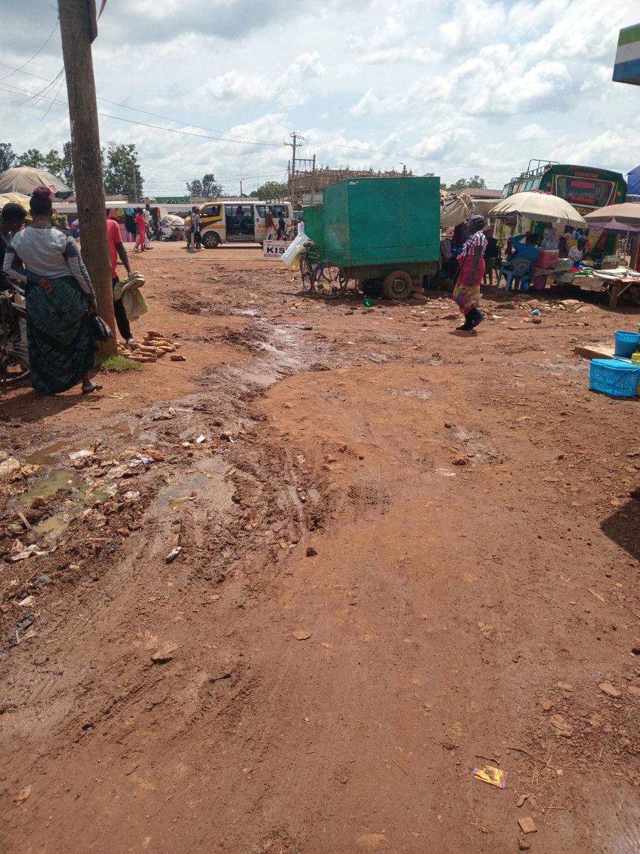 jamalomar427's tweet photo. @A_Njambi This is busia town today https://t.co/lJzfCkuT7d