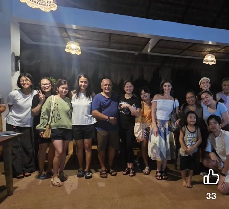 nohatesana's tweet photo. Kaori with the cast of It's Okay To Not Be Okay.
#KaoriOinuma #AnneCurtis #JoshuaGarcia #CarloAquino #maricelsoriano #RioLocsin #Alora #BiacaDeVera #agotisidro https://t.co/MPryE6dNsM