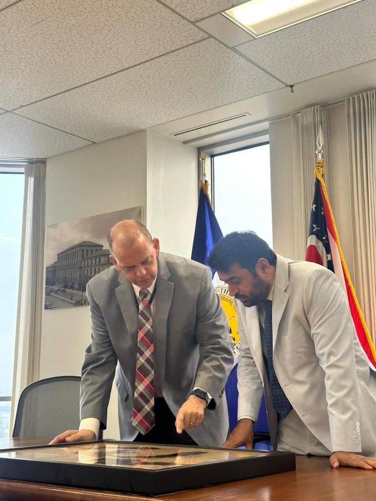 Mayor Hyderabad <a href="/KashifShoroPPP/">Kashif Shoro</a> met with @Wadekaps  Mayor of Toledo, Ohio,USA under the Sister City Council agreement, discussed fostering economic, cultural &amp; educational ties, including exhibiting Hyderabad’s handmade products especially by women artisans, to empower them 1/2