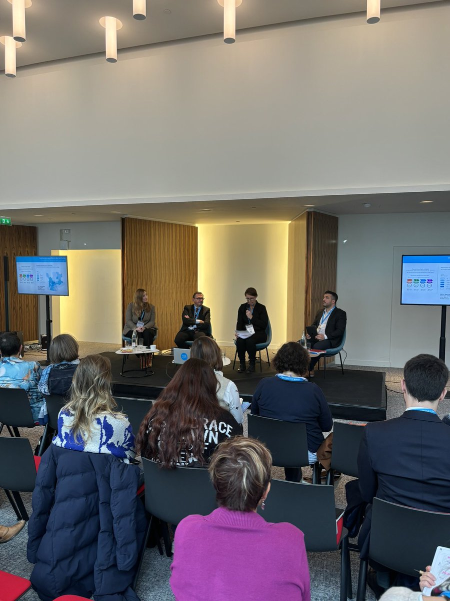 Depuis 20 ans, la <a href="/VilleArras/">Ville d'Arras</a> est VILLE AMIE DES ENFANTS. Nous travaillons avec <a href="/UNICEF_france/">UNICEF France</a> pour l’éducation, la protection et le développement des enfants dans notre ville mais aussi au niveau national 🇫🇷 avec <a href="/l_amf/">AMF | Association des maires de France</a> . Merci pour l’invitation à la table ronde ce matin !