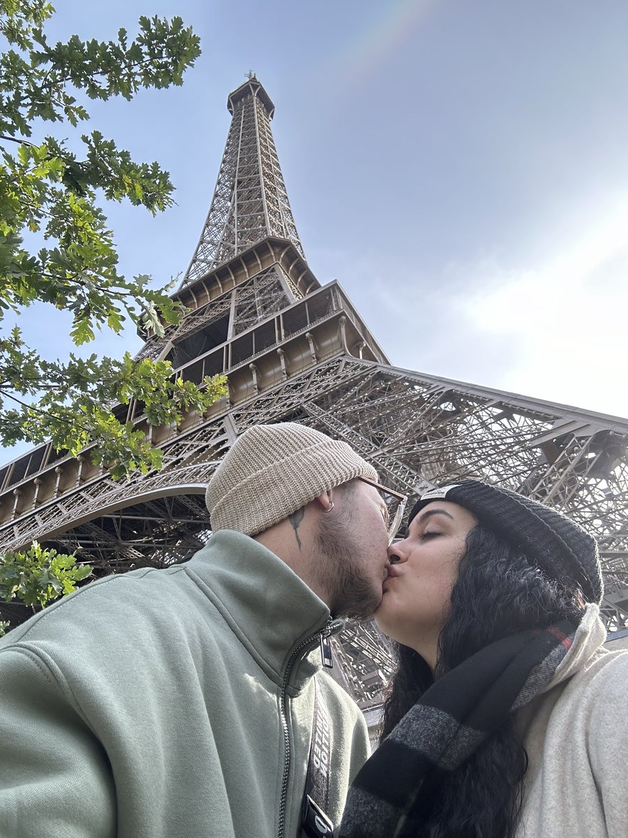 fckingui_'s tweet photo. Paris / Madrid 
Marrocos / Londres 

Viajar contigo é como se tivesse a apresentar o meu mundo, ao mundo  ♡ https://t.co/WHan4zw5OK