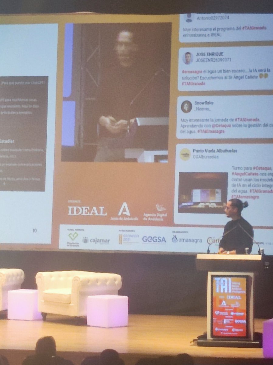 La #IA para prevenir la sequía y monitorizar la red de agua con Ángel Cañete. Importante analizar una estimación de población flotante, detección de pisos turísticos, ... #TAIGranada