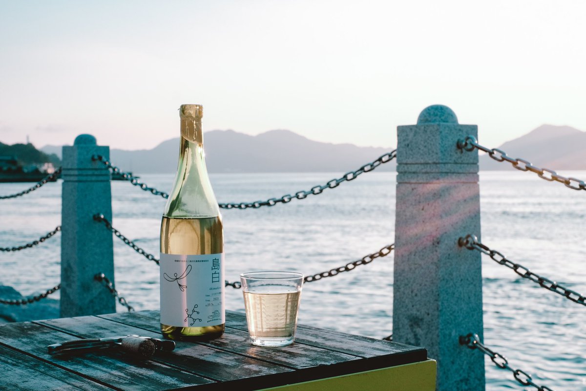 「ここ私ん家！」
って言いたくなっちゃうホテル

朝起きたら徒歩1分で海散歩
夕暮れ時に部屋からワインとコップ持ち出して沈む夕日を眺めたり、海を間近に感じ、島で暮らしてるみたいな気分に浸れる。まさに”暮らすように旅する”ホテルでした。

📍SOIL SETODA