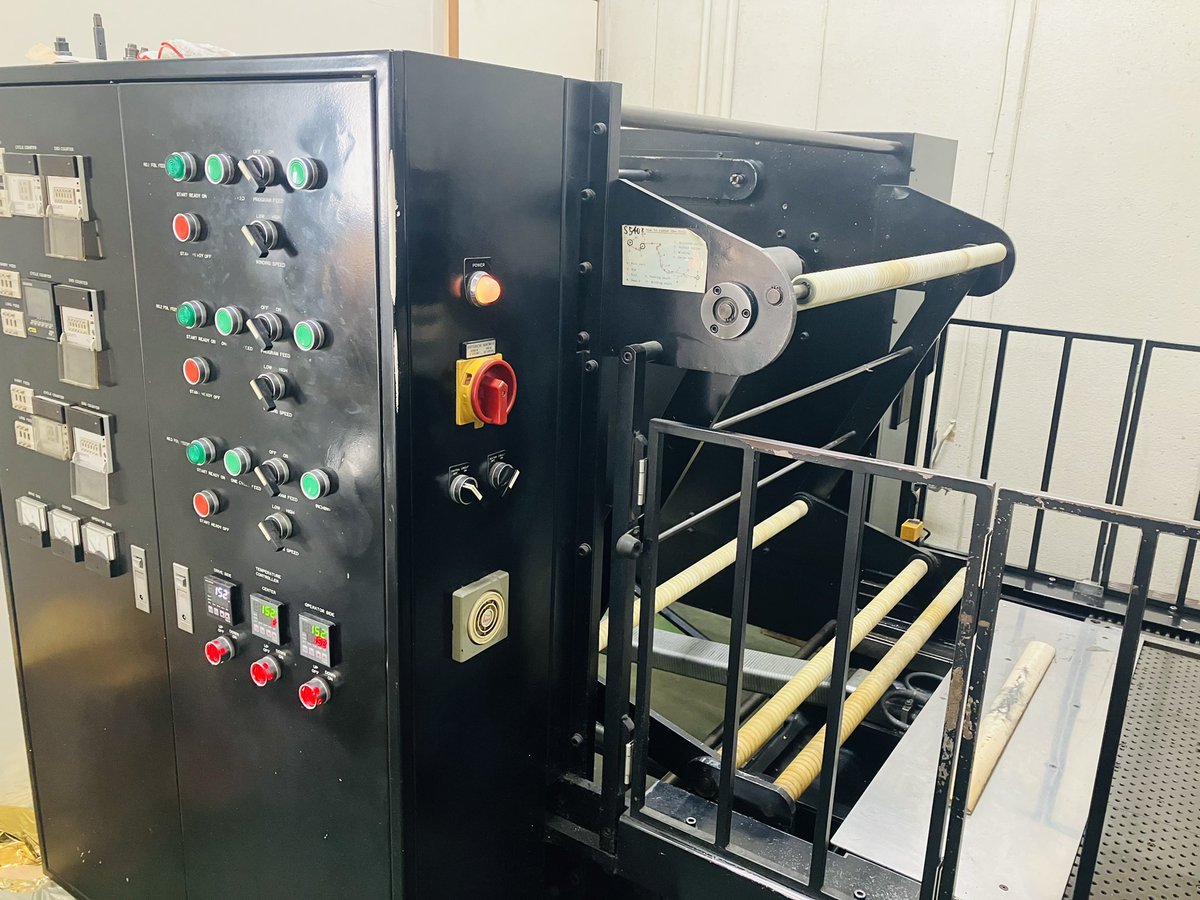 design_kenken's tweet image. 箔押しの業者様へ見学に行って来ました。
メカ感がカッコイイですね🤗