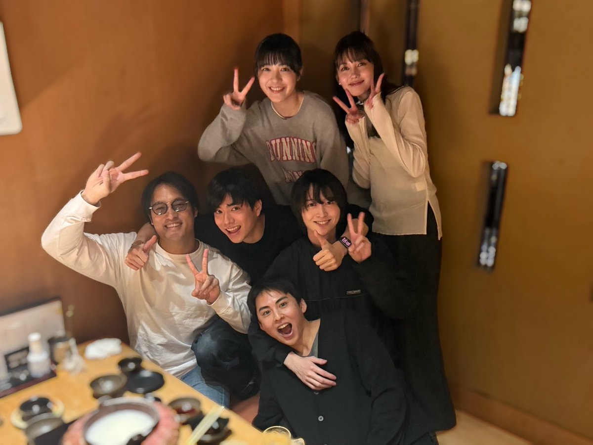 so_kaku's tweet photo. 無事六王国会議が開かれました😊
#キングオージャー https://t.co/GRG9PJ3WEz