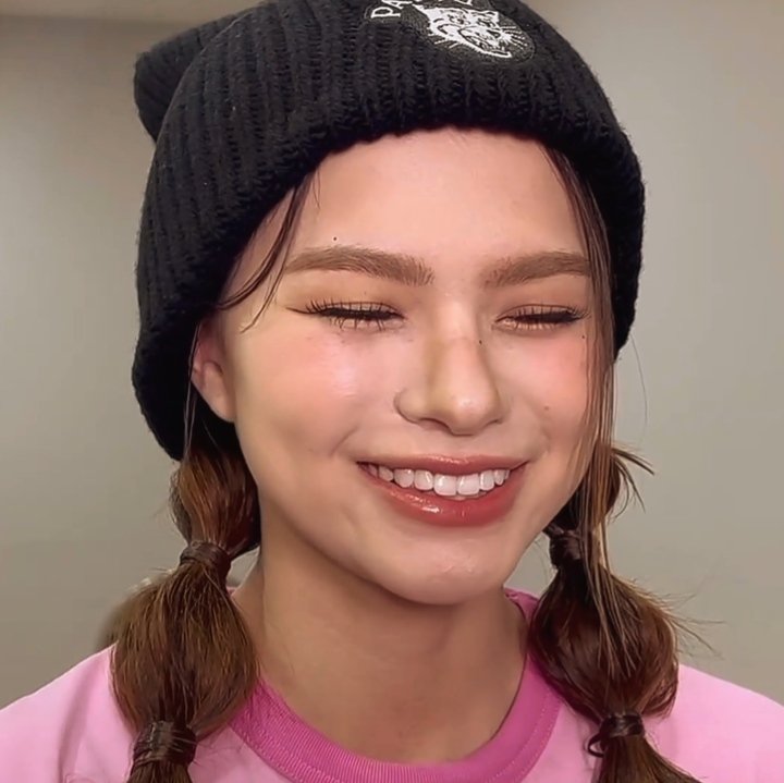 beccasource's tweet photo. she's so cuteee ! 🩷

#beckysangels https://t.co/hQ8B1Ly7je