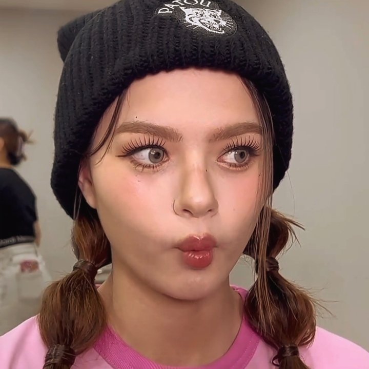 beccasource's tweet photo. she's so cuteee ! 🩷

#beckysangels https://t.co/hQ8B1Ly7je
