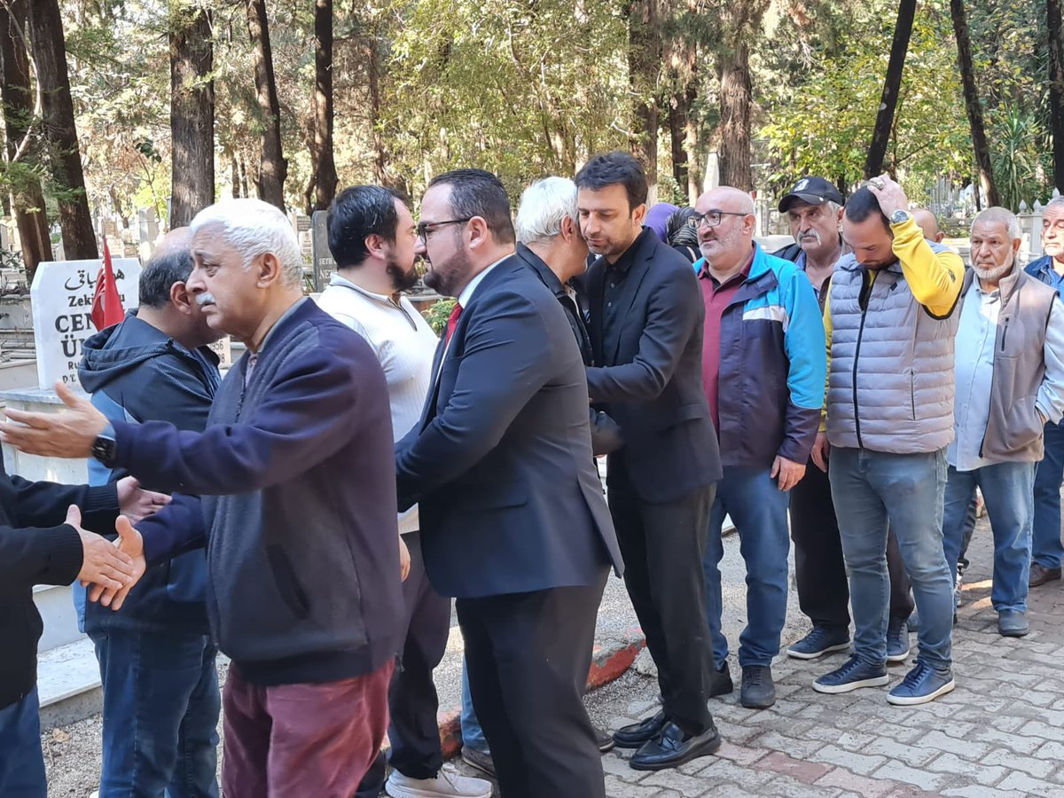 Aile dostumuz, büyüğümüz Mustafa Şahin amcamızı toprağa verdik. Merhuma Allah’tan rahmet, ailesine, yakınlarına başsağlığı diliyoruz…