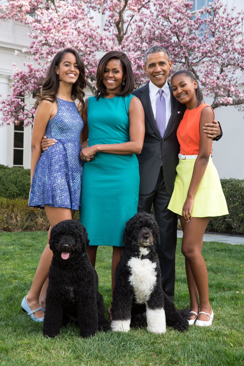Drop a 💙 for the Obama family