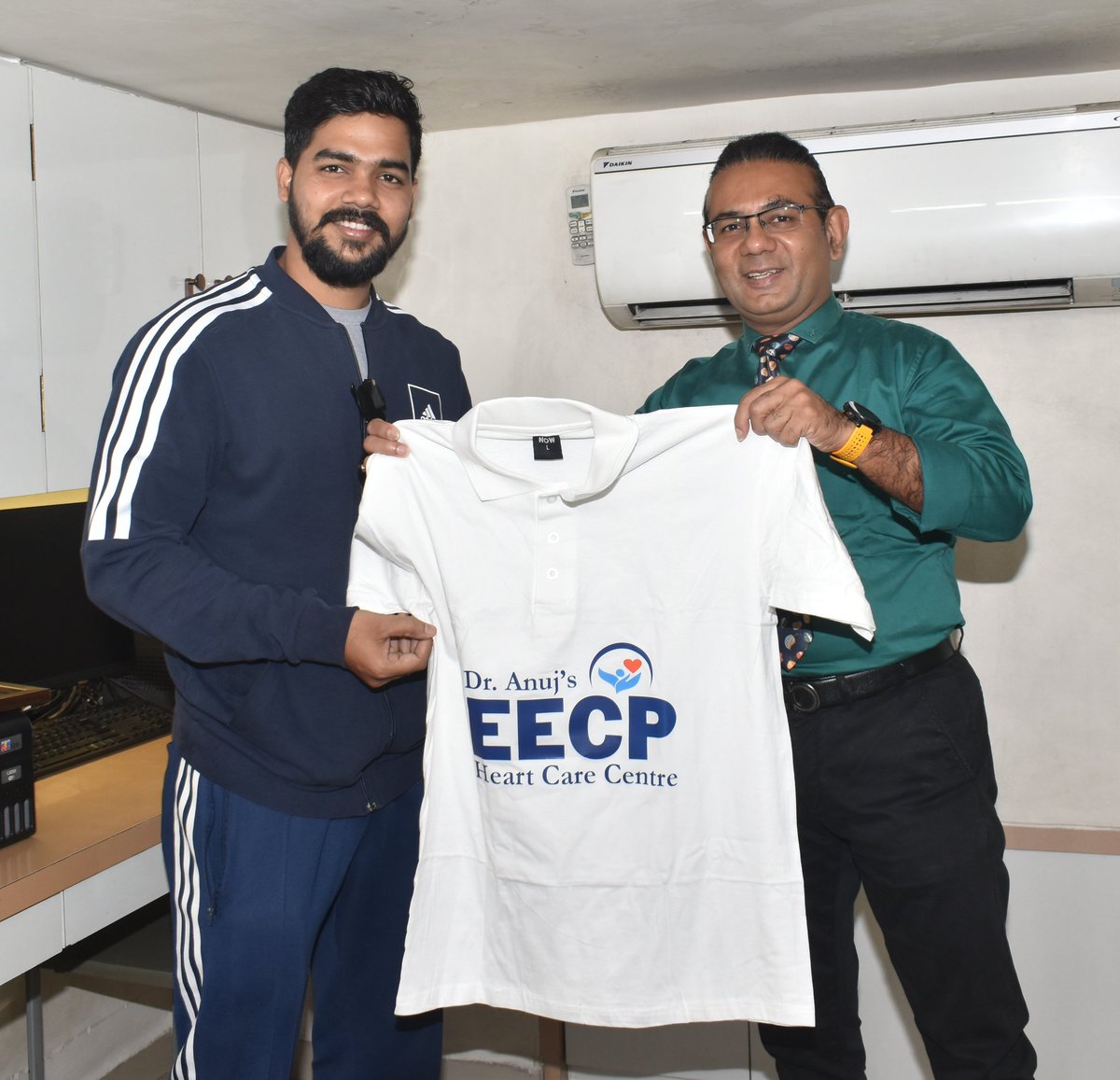 DrAnujEECP's tweet photo. Healthy Lifestyle Champion: Kundan Yadav Awarded by Dr. Anuj Shrivastav
#HealthyLifestyleChallenge
#ChampionKundanYadav https://t.co/aH7pXWJloC