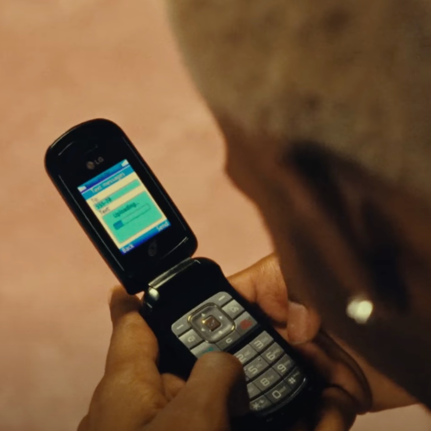 LilNasXDay's tweet photo. @LilNasX @LilNasX uses an LG brand flip phone in his #LightAgain music video. Have you ever had a flip phone? https://t.co/TK7vbgBFEb