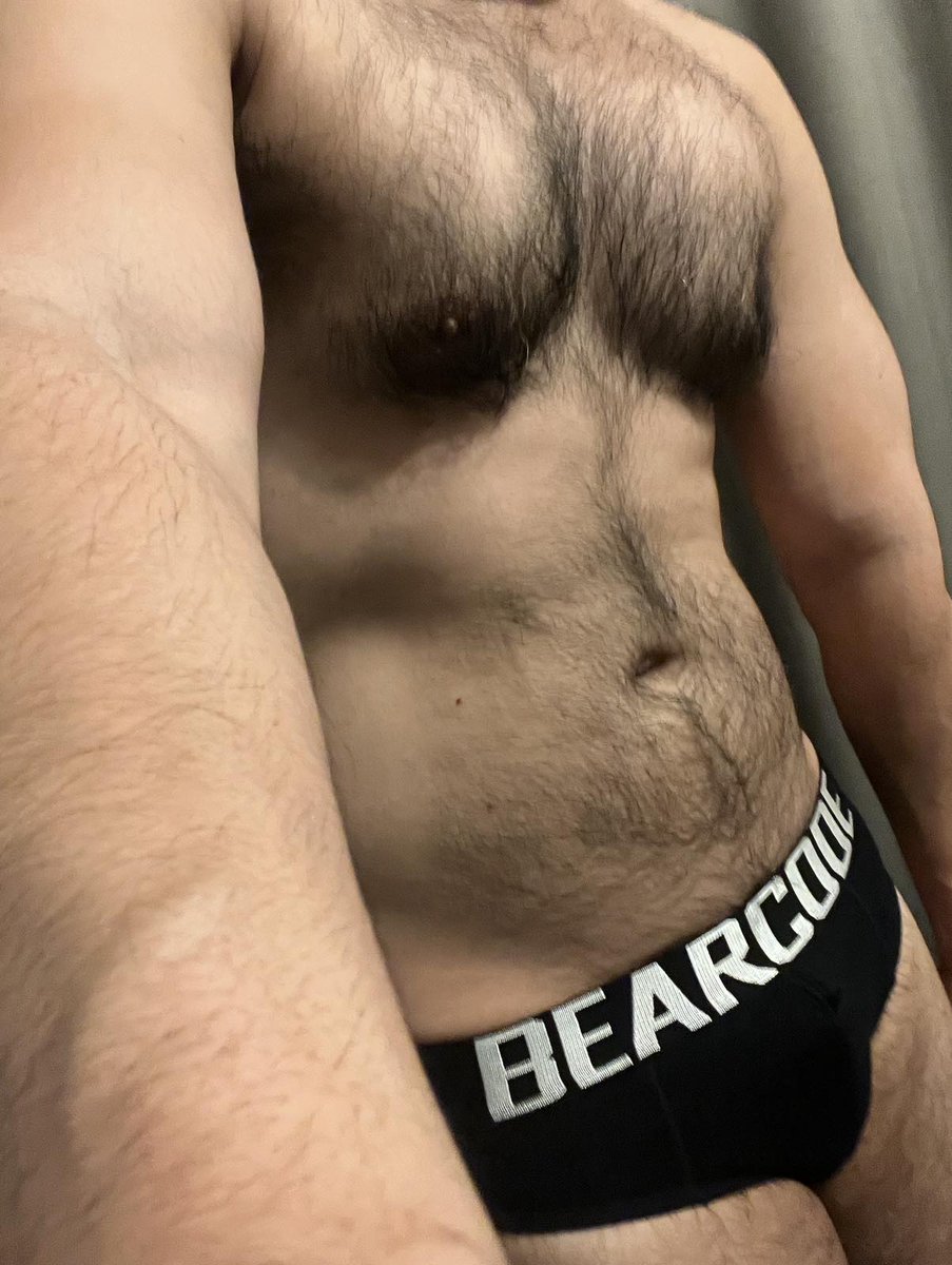 Bearcode_ph's tweet image. Confidence is Sexy. Show off your wild side in sleek black—where comfort meets allure.🖤🔥
..
DM me if you like this undie.
..
..
Model: @bryankiguchi woof! 
..
..
#bearcode #bearcode_ph #bearcodeph #undies