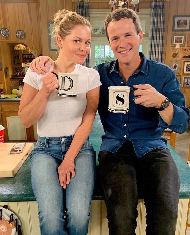 MrsDeejHale's tweet image. I bought him his own “s” mug because he steals Stephanie’s all the time @ExpertOfFood